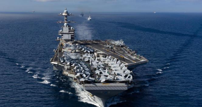 Trump rozkazał znajdującej się na Adriatyku i Morzu Śródziemnym grupie uderzeniowej lotniskowca USS Gerald Ford zakończyć wcześniej planowaną misję i udać się w rejon operacji antykartelowej. Zdjęcie z 1 października 2025 r.