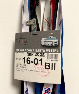 Przepustka, która do dziś wisi przy biurku Anżeliki Mielnikawej