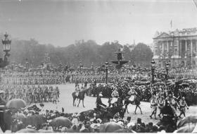 Paryż, 14 lipca 1918. Przemarsz żołnierzy Armii Polskiej podczas defilady z okazji Święta Narodowego Francji.