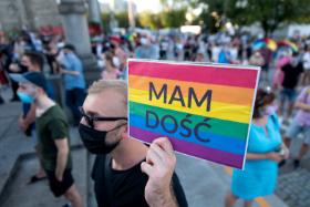 „Według mnie ci ludzie zaczynają być w Polsce autentycznie prześladowani. Tu nie ma znaku równości. Nie mogę się na to zgodzić”.