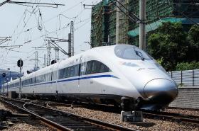 CRH 380A, chiński pociąg dużej prędkości. Czy takie pociągi zaczną niedługo pędzić po polskich torach?