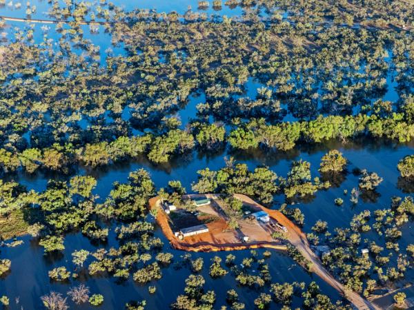 Chociaż deszcze osłabły, to lokalne podtopienia trwają.
