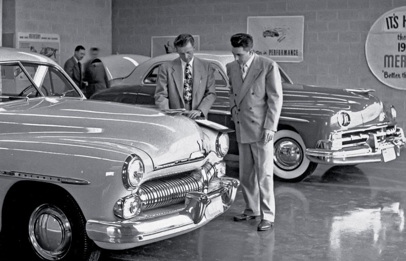 Boom lat 50. sprawił, że w 1960 r. Amerykanie mieli już więcej samochodów niż reszta świata razem wzięta.