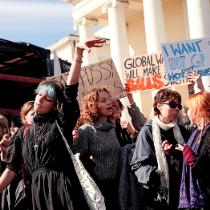 Protest Młodzieżowego Strajku Klimatycznego w Warszawie. Wrzesień 2022 r.