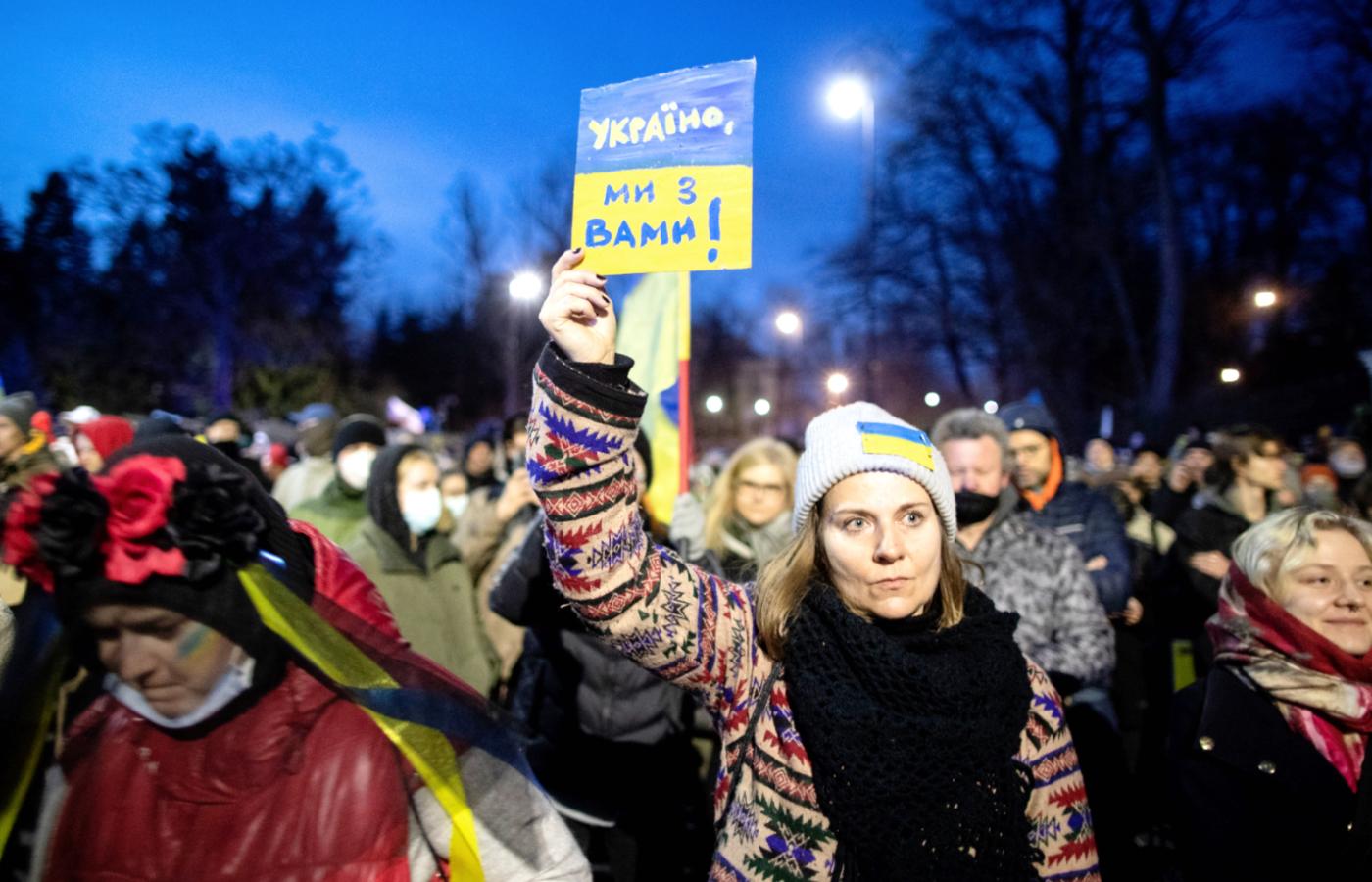 Demonstracja solidarności z Ukrainą pod ambasadą Rosji w Warszawie. 24 lutego 2022 r.