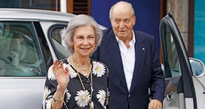 Król Juan Carlos i królowa Zofia już na emeryturze, ale wciąż w centrum uwagi ze względu na finansowe skandale.