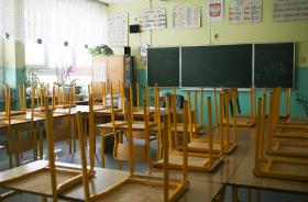 Skwapliwe deklaracje dzisiejszych nastolatków, że gdy tylko będą mogli, pójdą głosować, może zweryfikować życie.