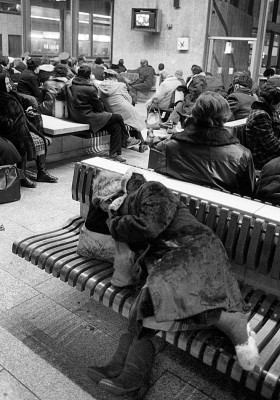 Głównym zajęciem było czekanie. Na towar, na pociąg.