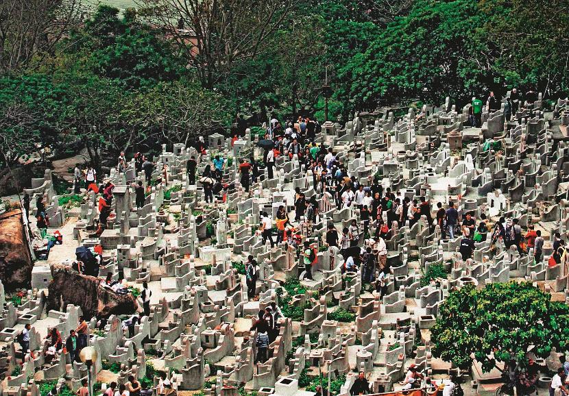 Najdroższe miasto świata: nawet kwatera na cmentarzu jest dla niektórych za droga.