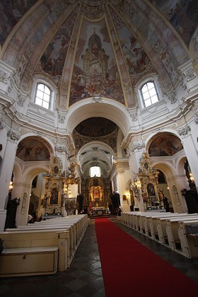 Ląd nad Wartą. Wnętrze kościoła w pocysterskim opactwie, dziś seminarium salezjanów