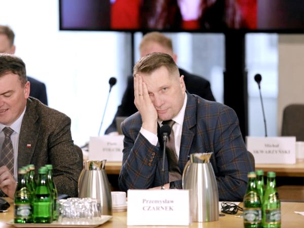 Przemysław Czarnek podczas posiedzenia sejmowej komisji śledczej ds. wyborów kopertowych