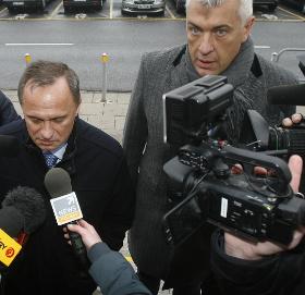 Roman Giertych i Leszek Czarnecki w drodze do Prokuratury Okręgowej w Katowicach. 19 listopada 2018 r.