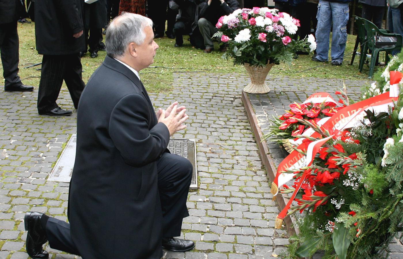 Lech Kaczyński w Katyniu w 2007 r.