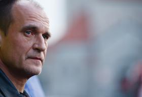 Kukizowi sprzyjają nastroje społeczne. W sondażu CBOS o prestiżu zawodów dwa ostatnie miejsca zajmują poseł i działacz partyjny.