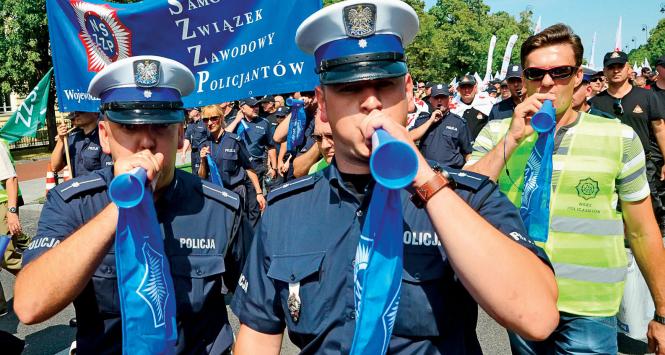 Policyjne protesty w sprawie niskich wynagrodzeń miały miejsce także w ubiegłym roku.