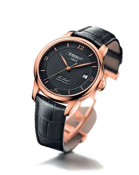 Zegarek Tissot Le Locle (Automatic Chronometer Edition). Prawdziwa klasyka jest ponadczasowa. Elegancki i prestiżowy model, nagradzany w międzynarodowych plebiscytach. Na pasku lub stalowej bransolecie, również w wersji z różowym złotem. Cena: od 3600 zł.