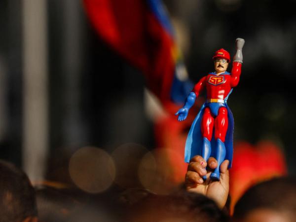 Marsz wzywający do uwolnienia prezydenta Wenezueli Nicolasa Maduro, pojmanego z żoną Cilią Flores w amerykańskim ataku na Wenezuelę. Caracas, 4 stycznia 2026 r.