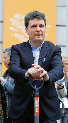 Głównym rywalem populisty jest w obecnych sondażach Nicuşor Dan, liberalny burmistrz Bukaresztu.