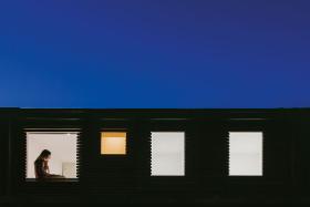 Dzięki pomocy państwa wielu przedsiębiorców mogło wysłać pracowników na płatne postojowe. Teraz ta pomoc się wyczerpuje. Tych, którzy stracą pracę, będzie przybywać. Co z pewnością do wzrostu konsumpcji się nie przyczyni.