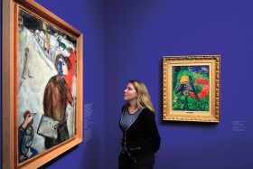 Z lewej „Między światłem i ciemnością” (1938).