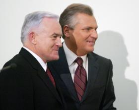 Gruzowisko po Millerze i Kwaśniewskim zaanektował Kaczyński, który kilkoma nośnymi posunięciami przeciągnął na prawą stronę socjalny elektorat.