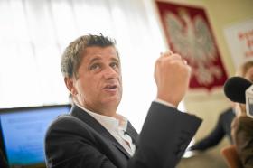 Scenariusz Palikota został napisany według recepty Alfreda Hitchcocka. Zaczął się od trzęsienia ziemi. Teraz napięcie ma rosnąć.