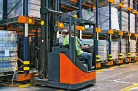 Konstrukcje oparte na profilach aluminiowych mogą funkcjonować zarówno jako rozwiązania tymczasowe, jak i hale zaprojektowane nawet na pięćdziesiąt lat użytkowania.