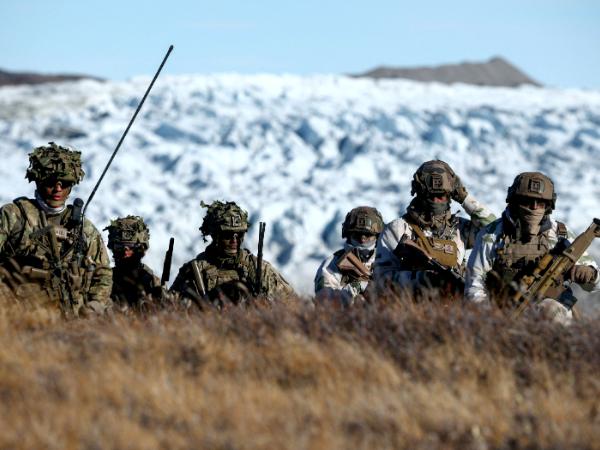 Ćwiczenia duńskich żołnierzy na Grenlandii, wrzesień 2025 r.