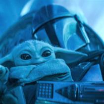 Kadr z serialu „Mandalorian”