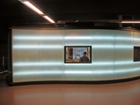 W 2005 roku Bibliometro pojawiło się na 18 stacjach w Madrycie.  Co roku z ponad 500 dostępnych tytułów książek i multimediów korzysta ponad 75 tysięcy czytelników, znacznie więcej niż użytkowników zwykłych bibliotek.