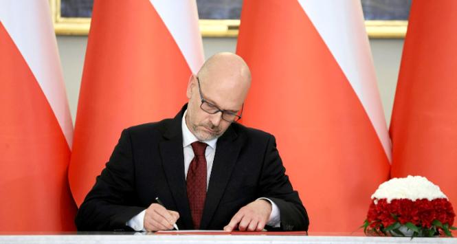 Powołany na funkcję ministra ds. nadzoru nad wdrażaniem polityki rządu Maciej Berek podczas zaprzysiężenia nowych ministrów w rządzie Donalda Tuska, Warszawa 24 lipca 2025 r.