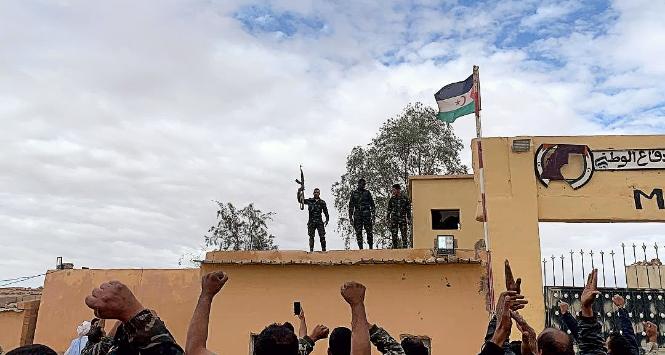 Bojownicy Frontu Polisario w obozie dla uchodźców w Rabuni, 13 listopada 2020 r.