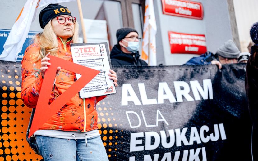 Protest przeciwko lex Czarnek przed gdańskim kuratorium oświaty