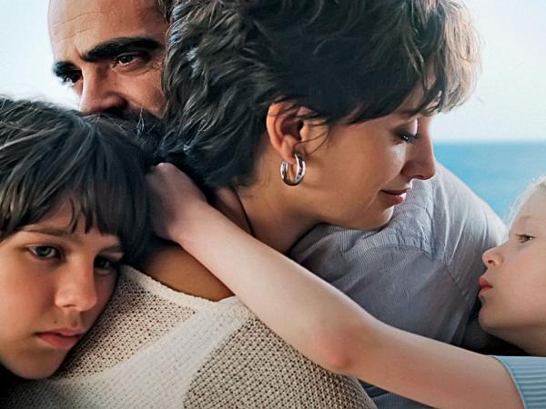 Magda (Penélope Cruz) i Arturo (Luis Tosar), nowy mężczyzna w jej życiu