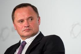 Leszek Czarnecki z pewnością nie pogodzi się z ewentualnym przejęciem jego banku za złotówkę i zwróci się do międzynarodowego trybunału.