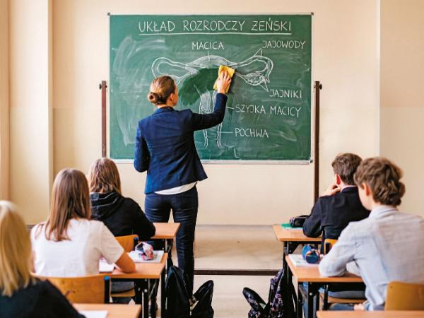 Nie ma wątpliwości, że każdy nastolatek powinien otrzymać w szkole wiedzę na temat zdrowia seksualnego.