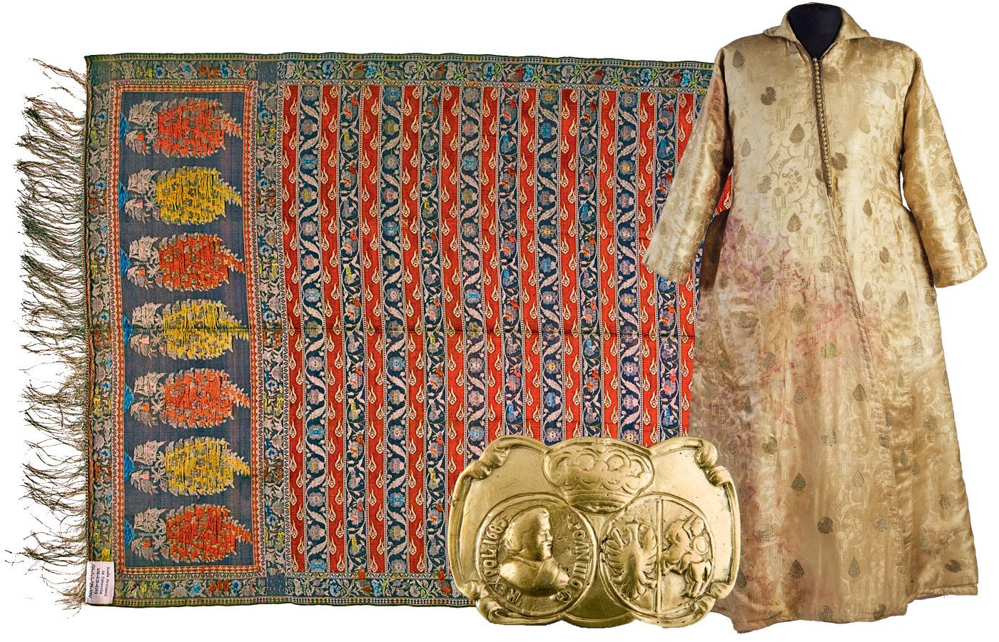 Pas perski, żupan należący do Jana III Sobieskiego i klamra z wizerunkiem króla.