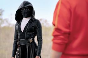 Regina King jako Angela Abar w serialu „Watchmeni”.