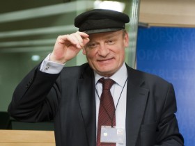 Kolega Leppera, były poseł do Europarlamentu Bogdan Golik. W grudniu 2005 francuska prostytutka oskarżyła go o gwałt.