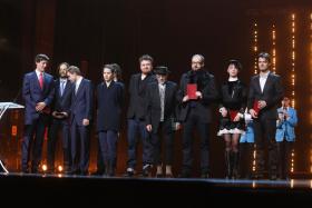 Wszyscy laureaci Paszportów 2013 na scenie Teatru Wielkiego.