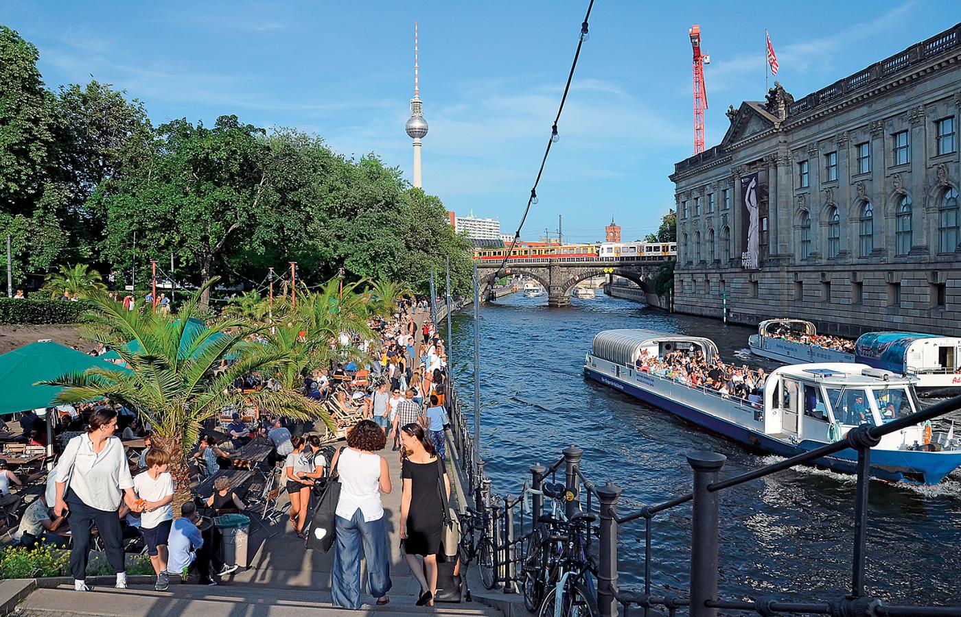 Zawłaszczone przez turystów centrum Berlina – przestrzeń dla mieszkańców się kurczy.