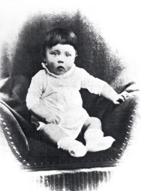 Mały Adolf.