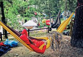 Poza prelekcjami i pokazami filmów w Lądku odbywają się też warsztaty i pokazy sprzętu. Także tego, który służy relaksowi na wolnym powietrzu.