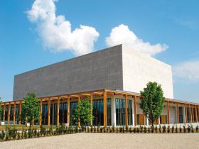 Budynek Europejskiego Centrum Muzyki.