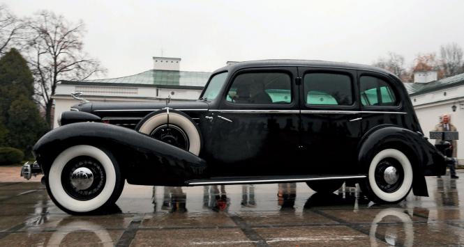 Cadillac Marszałka miał kuloodporne szyby, pancerne płyty wzmacniające, dodatkowy zbiornik paliwa.