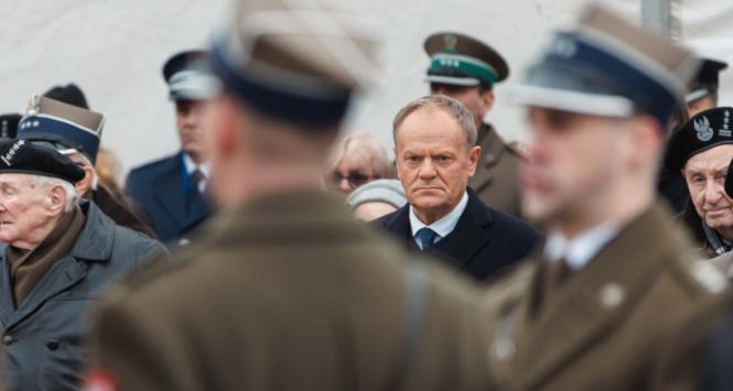 Premier Donald Tusk podczas uroczystości z okazji Narodowego Dnia Pamięci Żołnierzy Armii Krajowej. Warszawa, 14 lutego 2026 r.