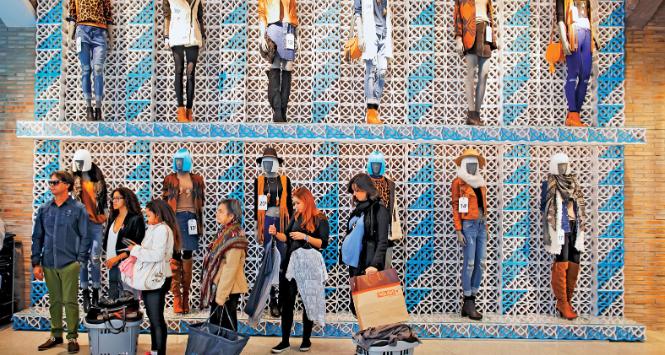 Mardryt, kolejka w sklepie Primark przy Gran Via.