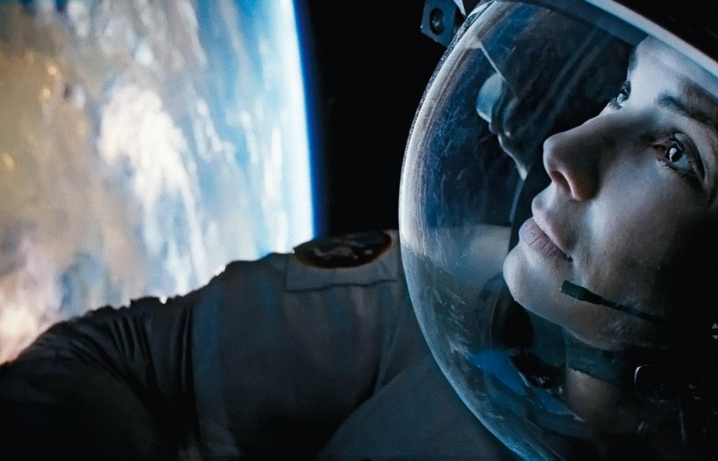 Sandra Bullock jako astronautka w stanie nieważkości (i depresji).