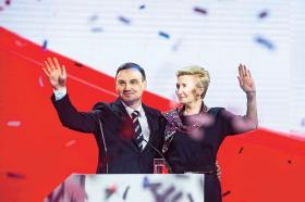 Już wiadomo, że Duda większy od byłego prezydenta z PiS nie będzie, bo nie wypada.