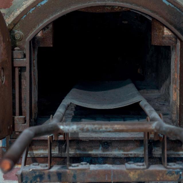 Piec krematoryjny z obozu koncentracyjnego w Dachau.